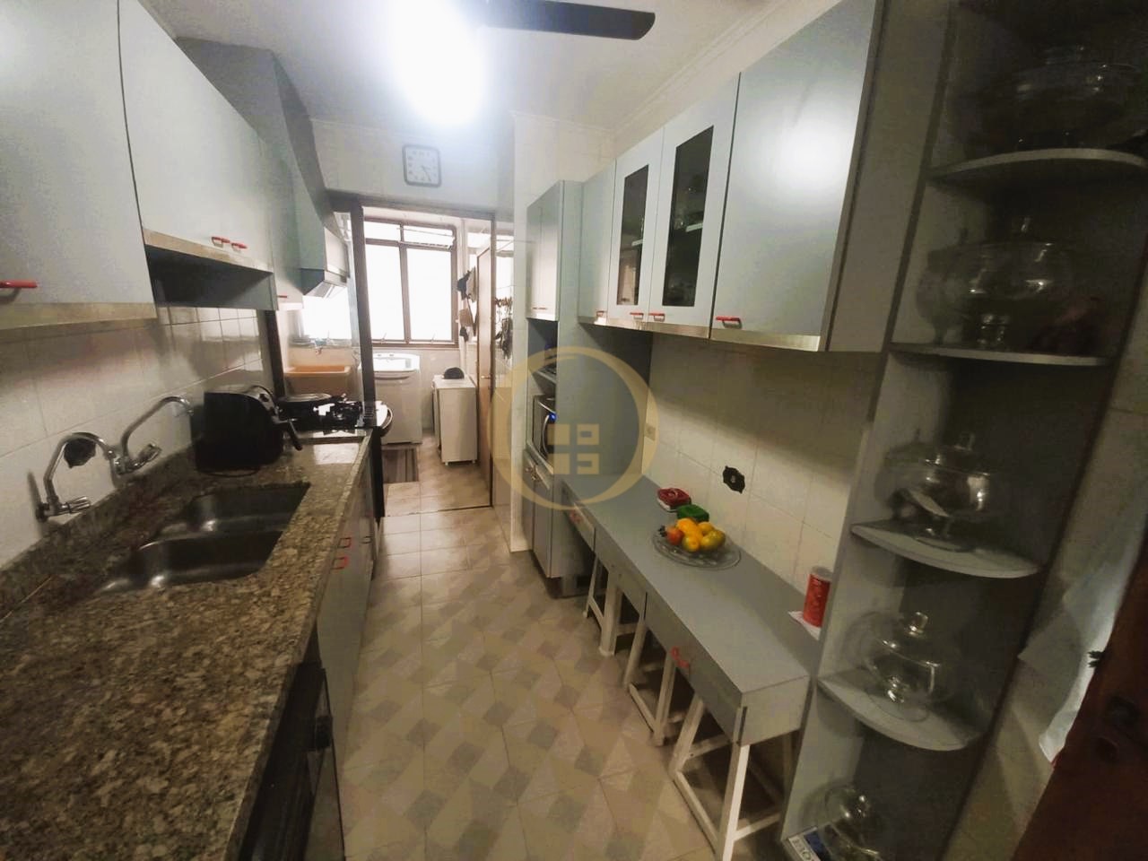 Apartamento na Praia das Pitangueiras, Guarujá - SP