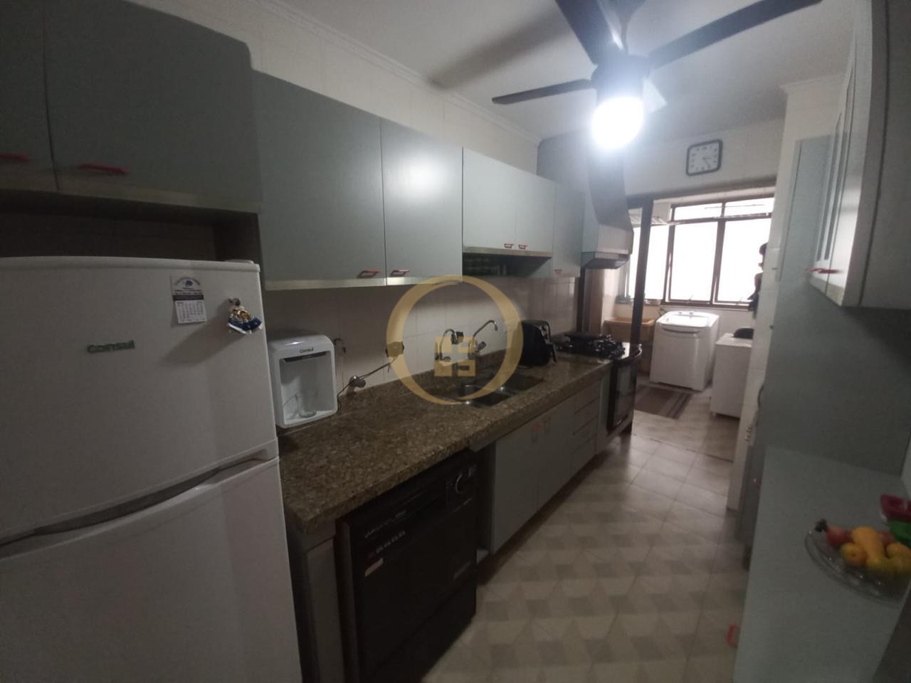 Apartamento na Praia das Pitangueiras, Guarujá - SP