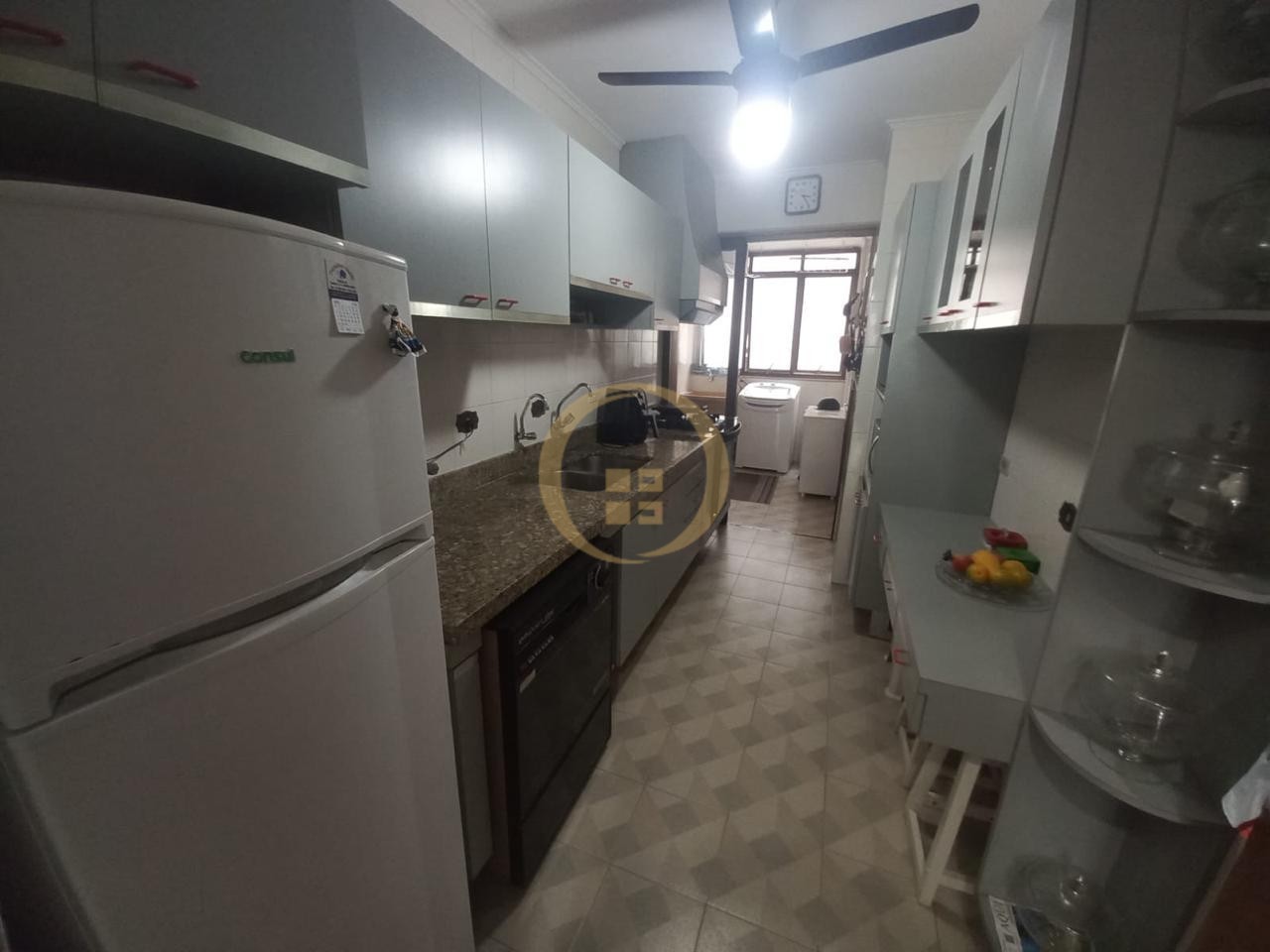 Apartamento na Praia das Pitangueiras, Guarujá - SP