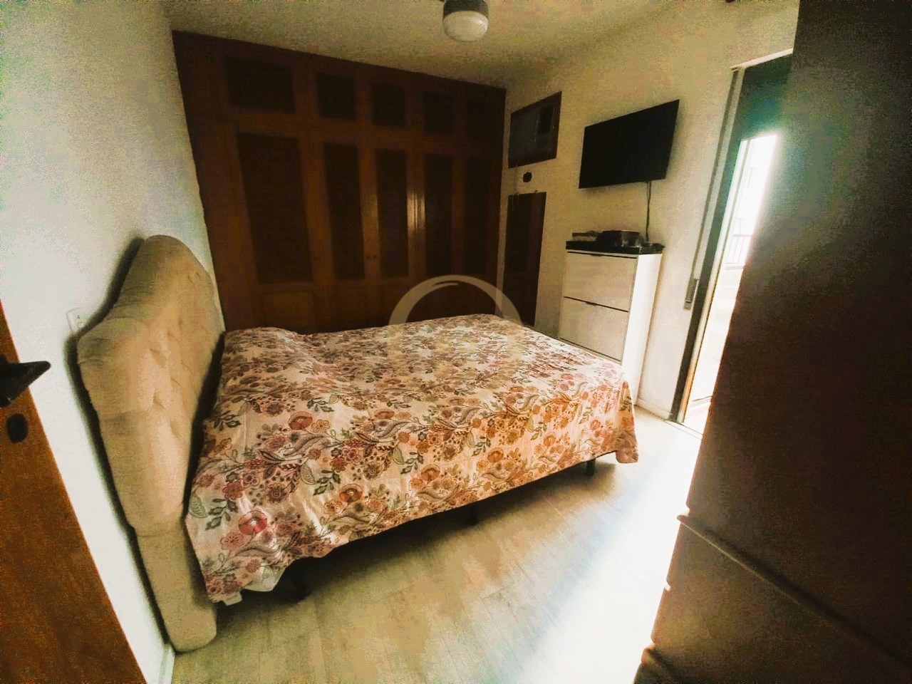 Apartamento na Praia das Pitangueiras, Guarujá - SP