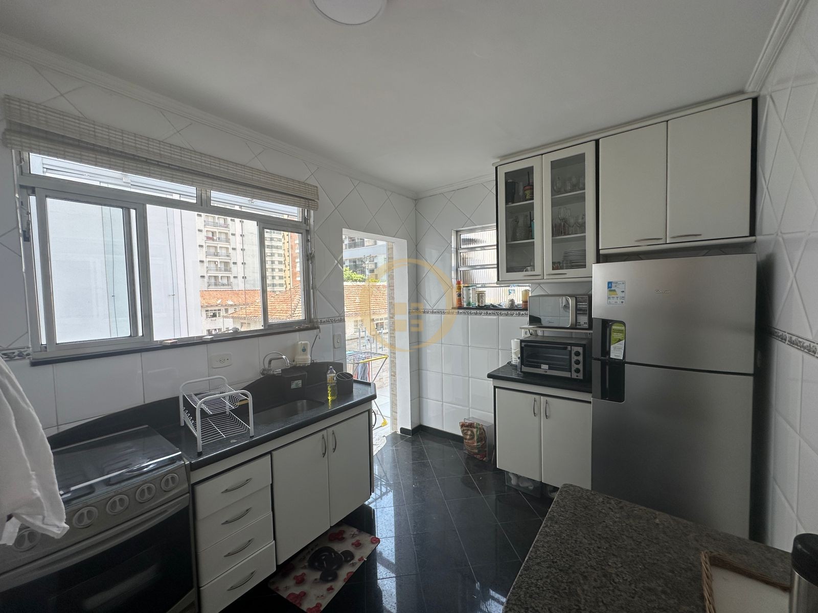 Apartamento na Praia das Pitangueiras, Guarujá - SP