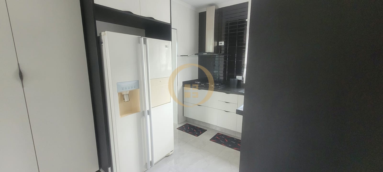 Apartamento na Praia das Pitangueiras, Guarujá - SP