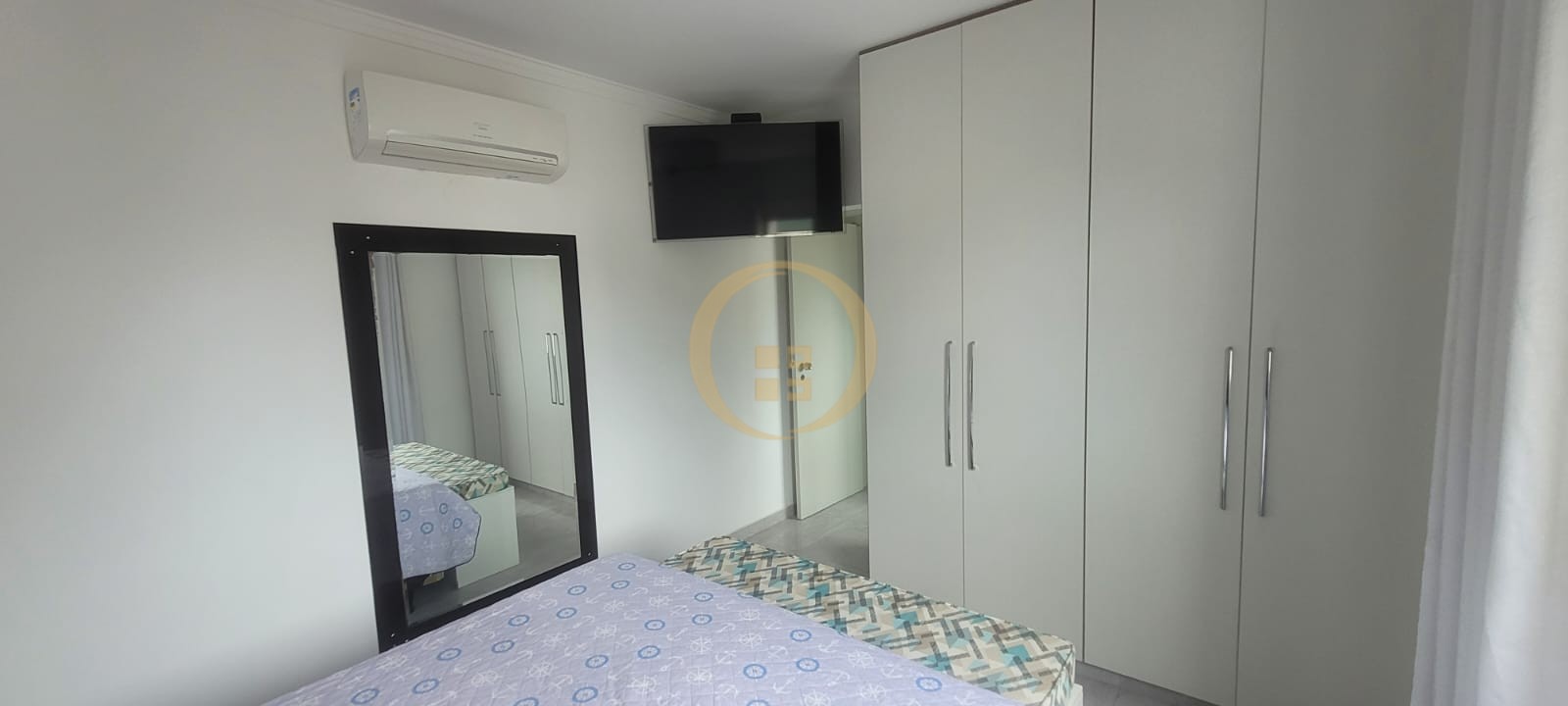 Apartamento na Praia das Pitangueiras, Guarujá - SP