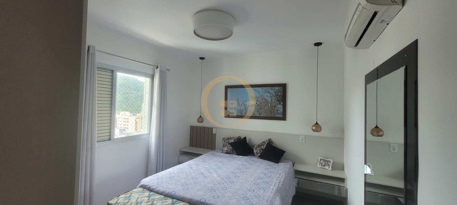Apartamento na Praia das Pitangueiras, Guarujá - SP