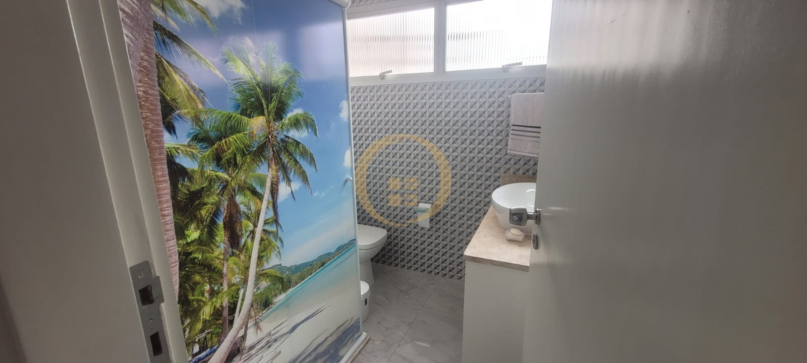 Apartamento na Praia das Pitangueiras, Guarujá - SP