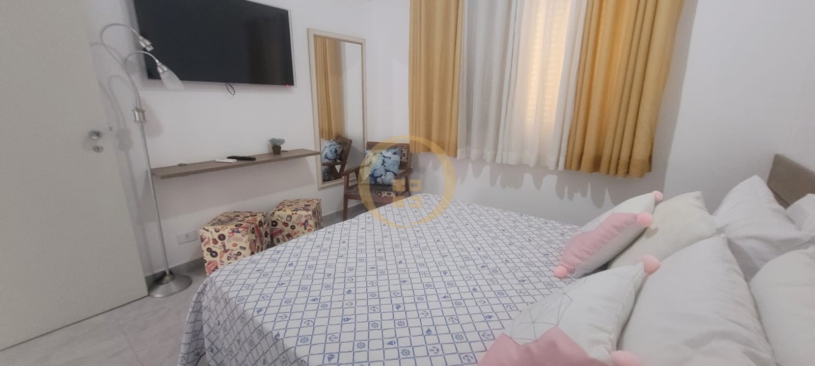 Apartamento na Praia das Pitangueiras, Guarujá - SP
