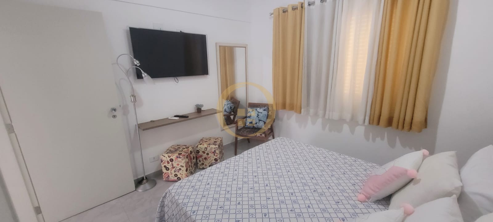 Apartamento na Praia das Pitangueiras, Guarujá - SP