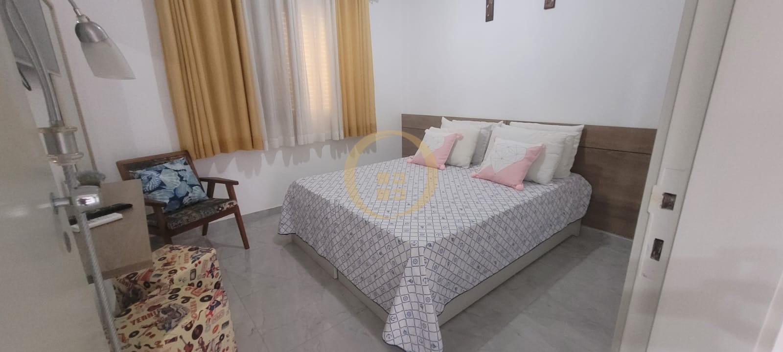 Apartamento na Praia das Pitangueiras, Guarujá - SP