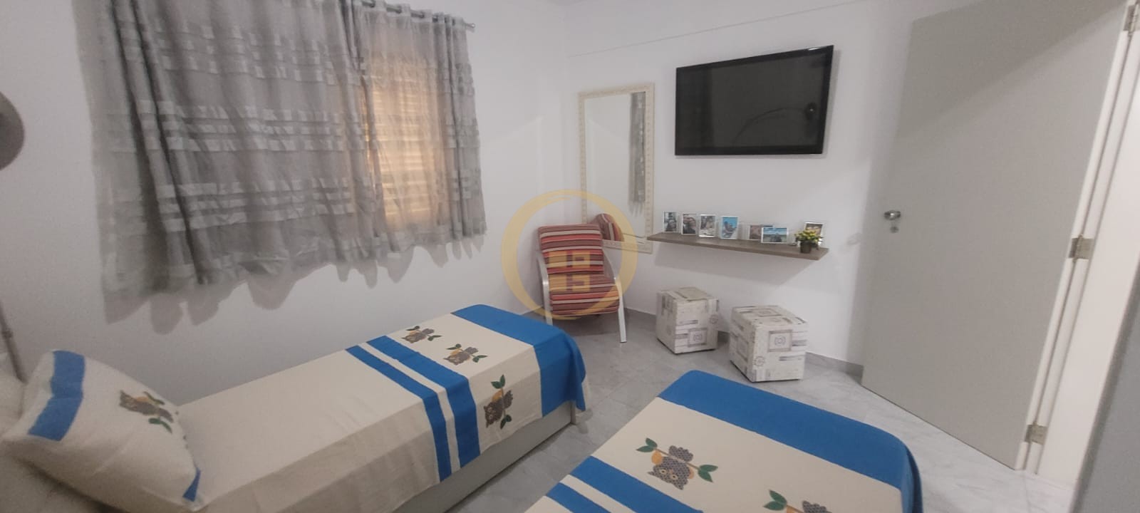 Apartamento na Praia das Pitangueiras, Guarujá - SP