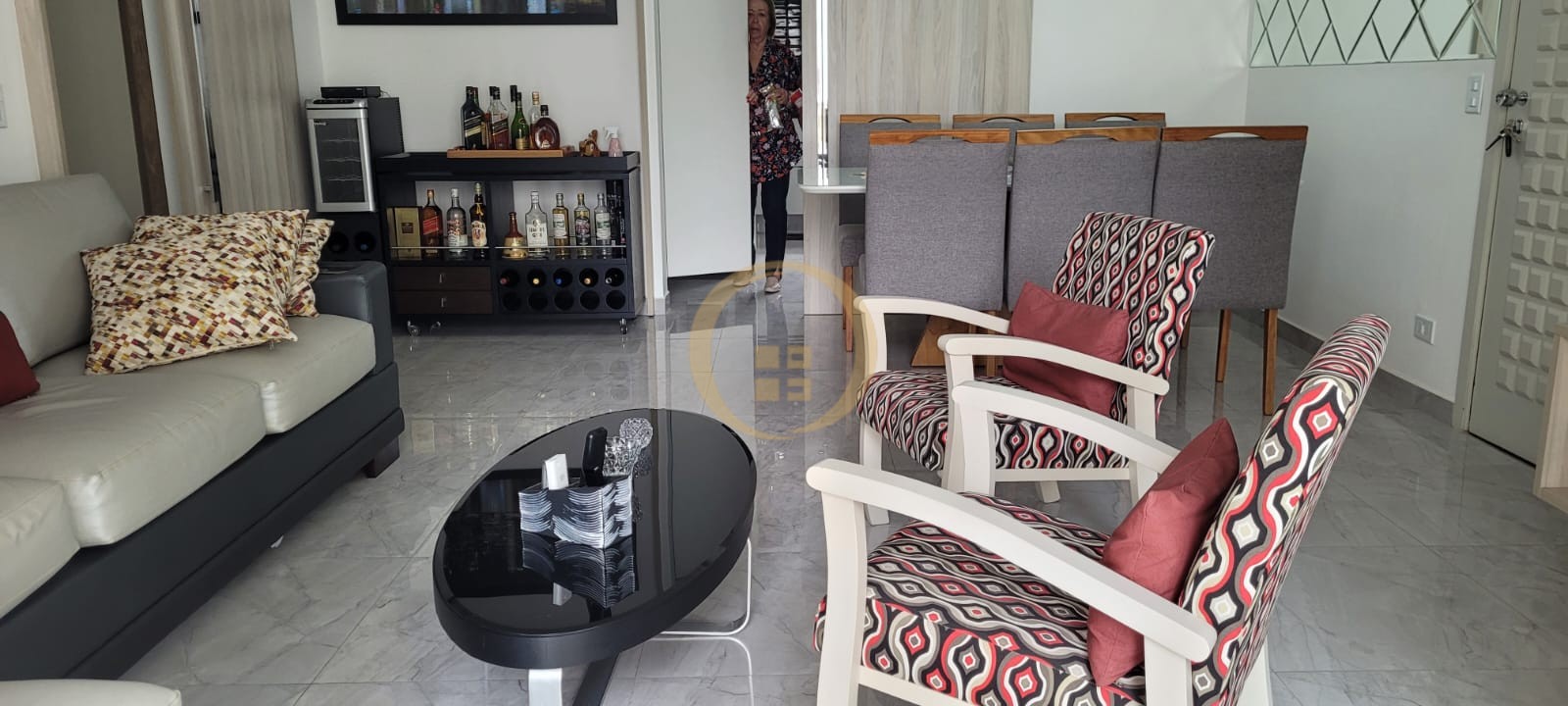 Apartamento na Praia das Pitangueiras, Guarujá - SP