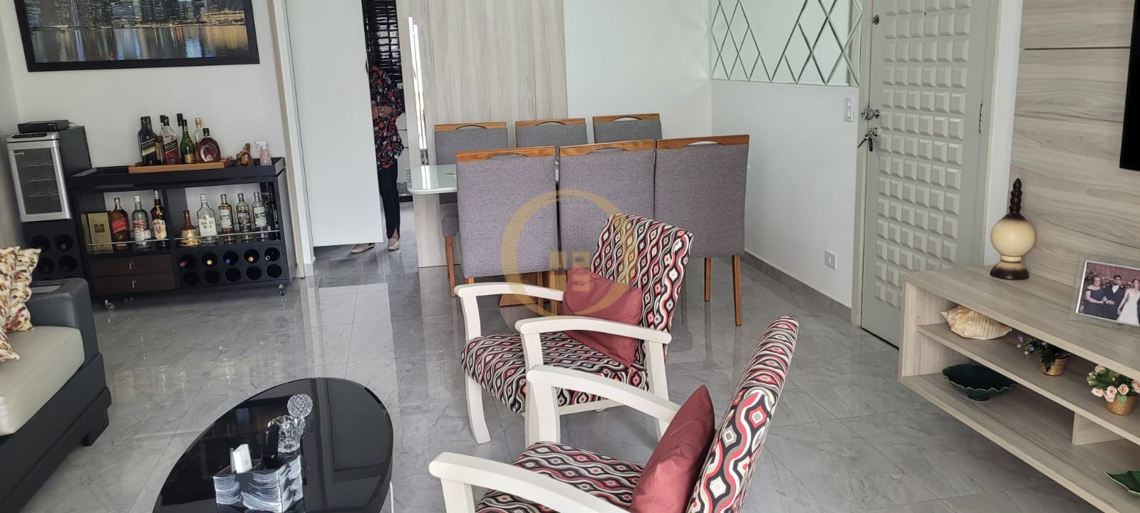 Apartamento na Praia das Pitangueiras, Guarujá - SP