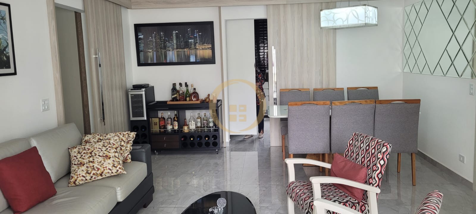 Apartamento na Praia das Pitangueiras, Guarujá - SP