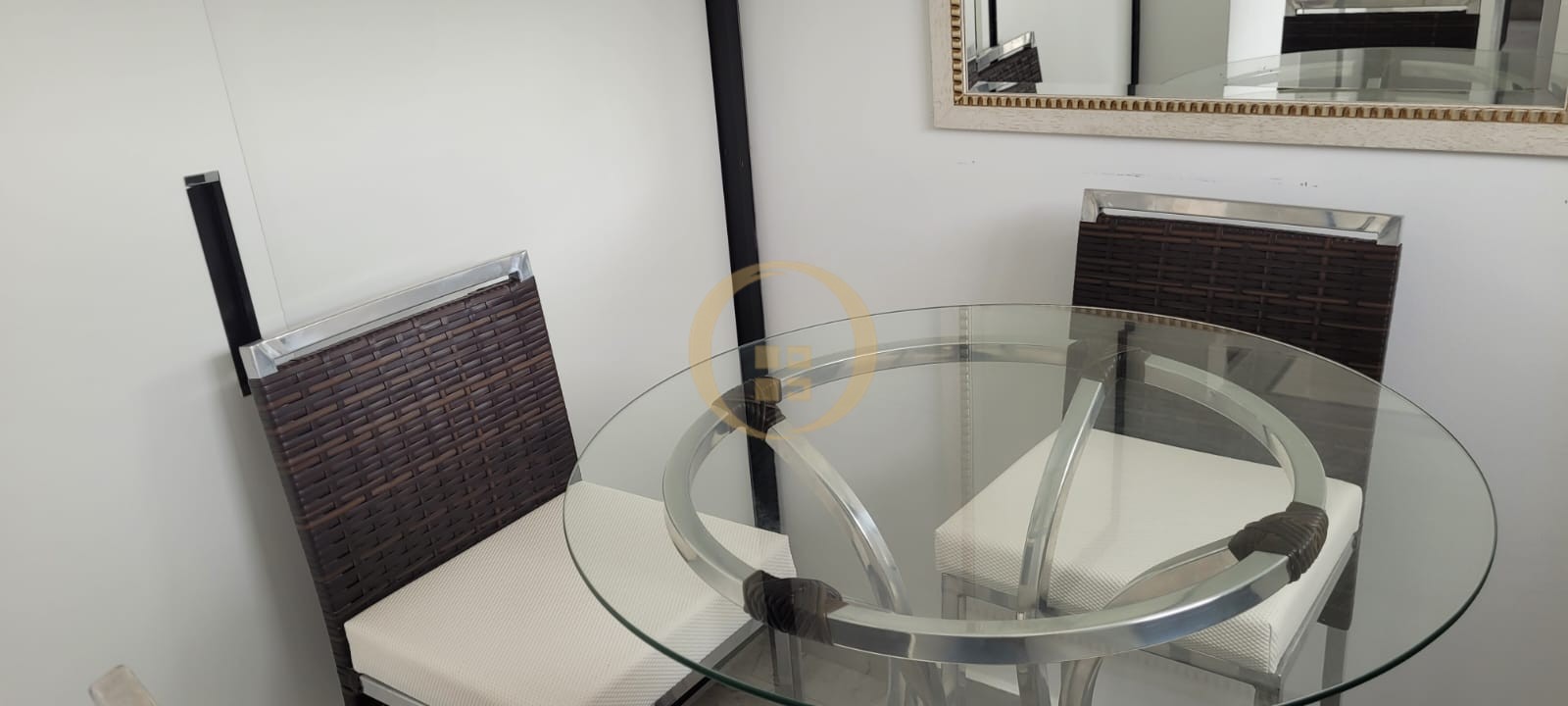 Apartamento na Praia das Pitangueiras, Guarujá - SP
