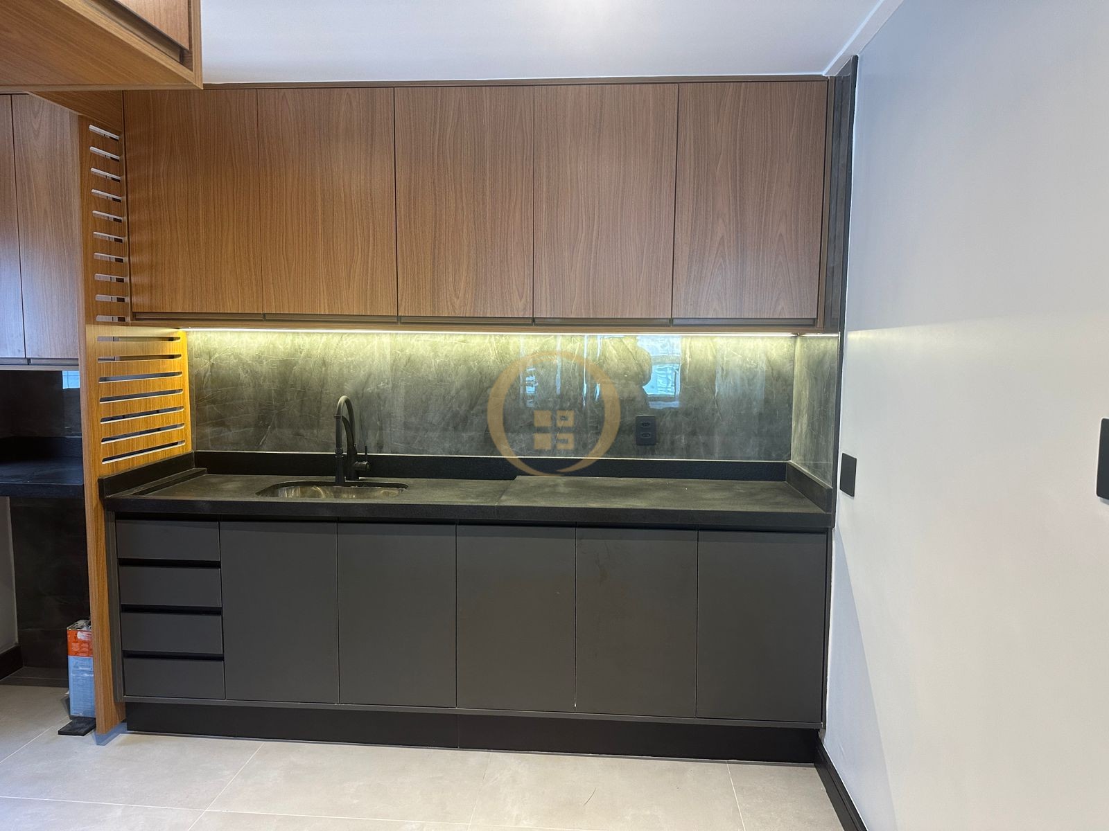 Apartamento na Praia das Astúrias, Guarujá - SP