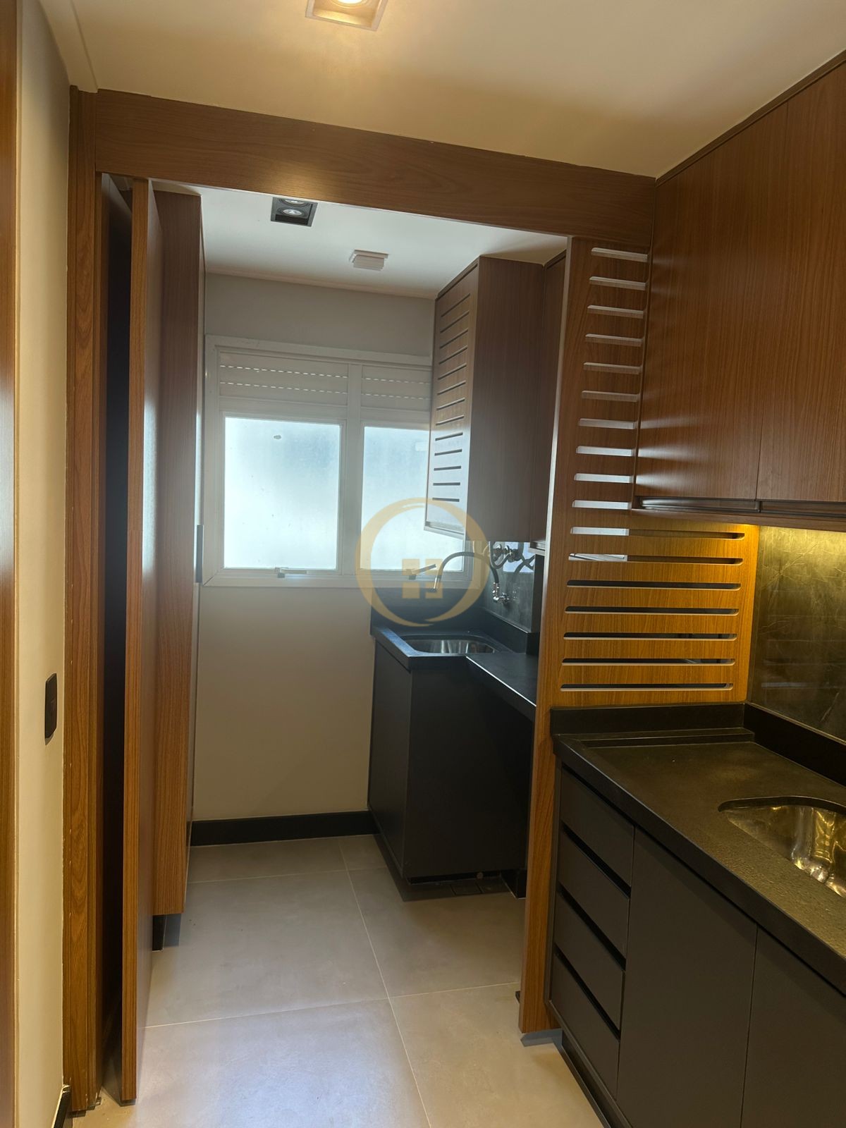 Apartamento na Praia das Astúrias, Guarujá - SP