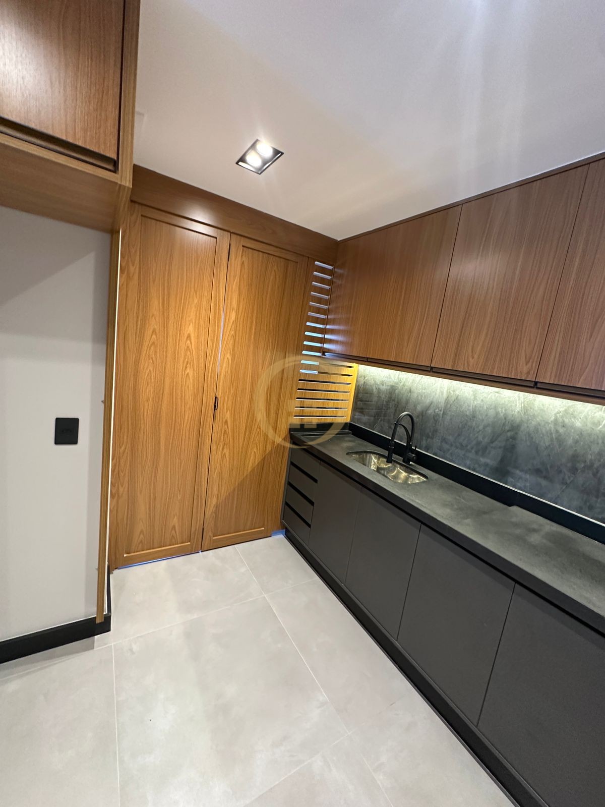Apartamento na Praia das Astúrias, Guarujá - SP