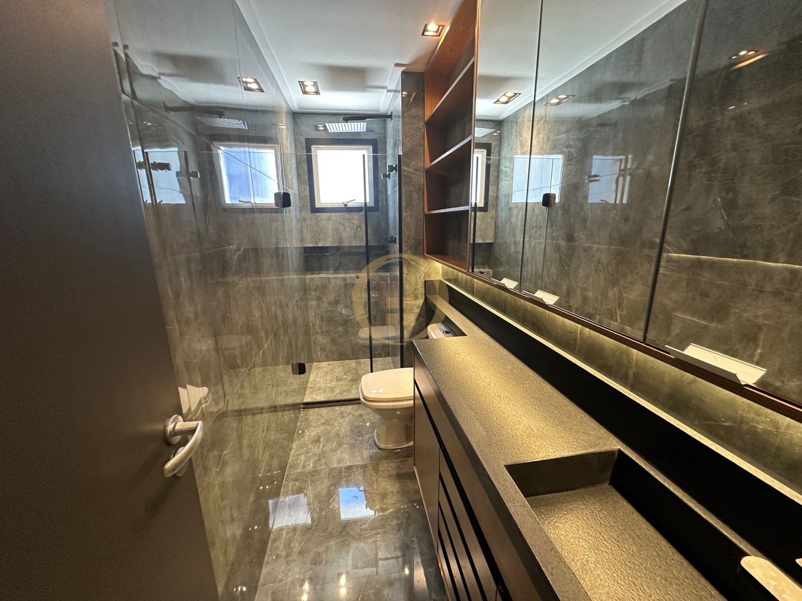 Apartamento na Praia das Astúrias, Guarujá - SP