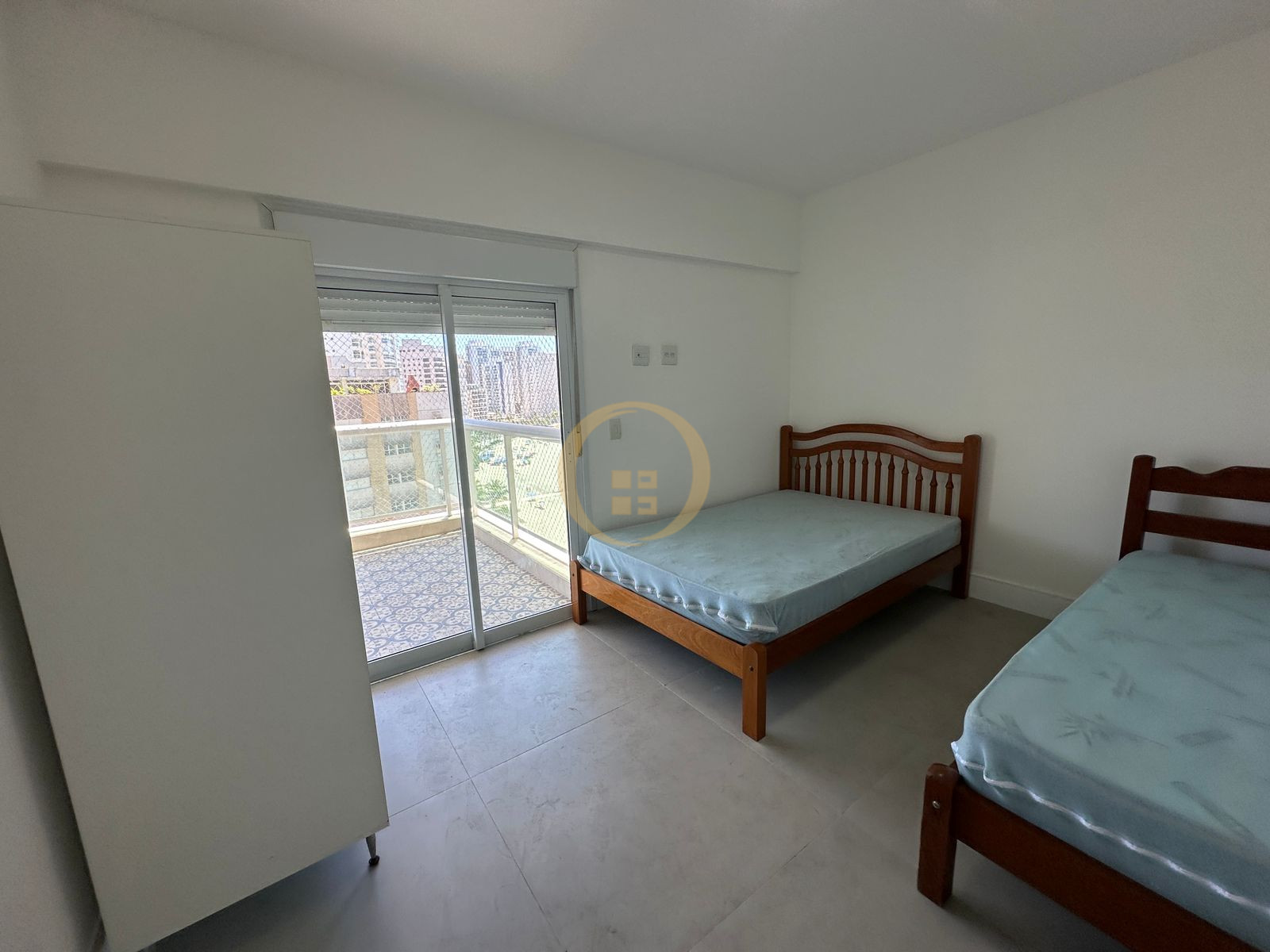 Apartamento na Praia das Astúrias, Guarujá - SP