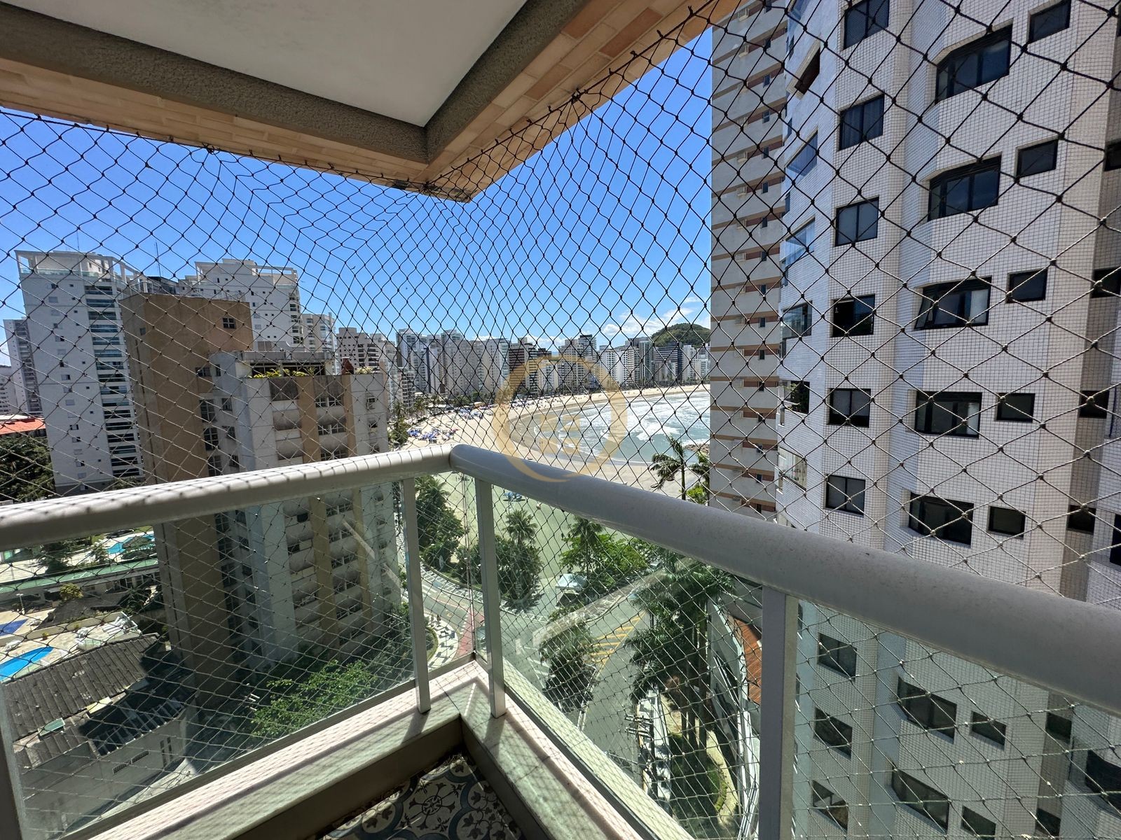 Apartamento na Praia das Astúrias, Guarujá - SP