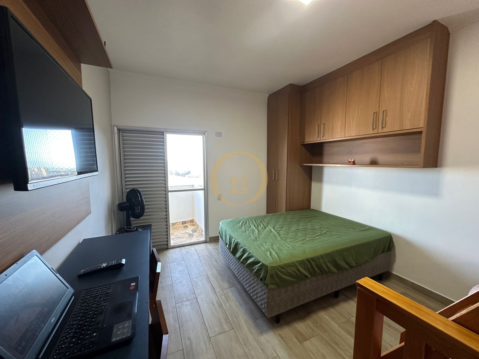 Apartamento na Praia das Pitangueiras, Guarujá - SP