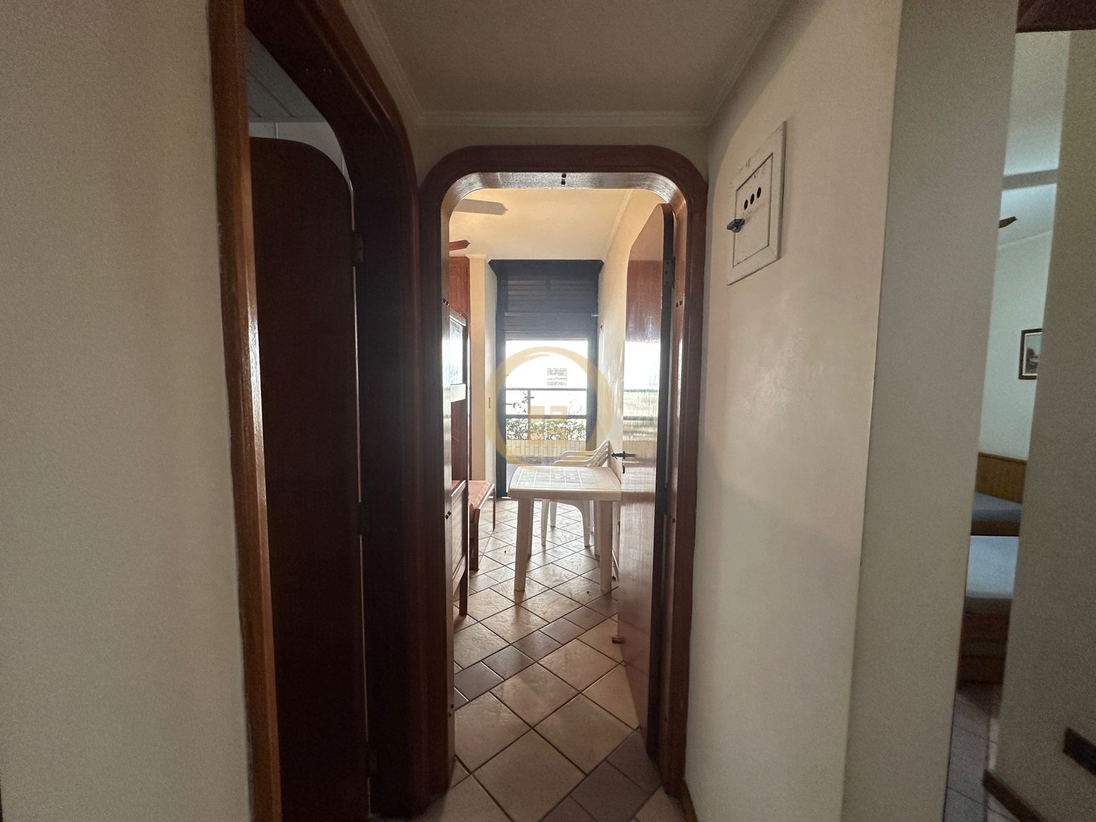 Apartamento na Praia das Pitangueiras, Guarujá - SP