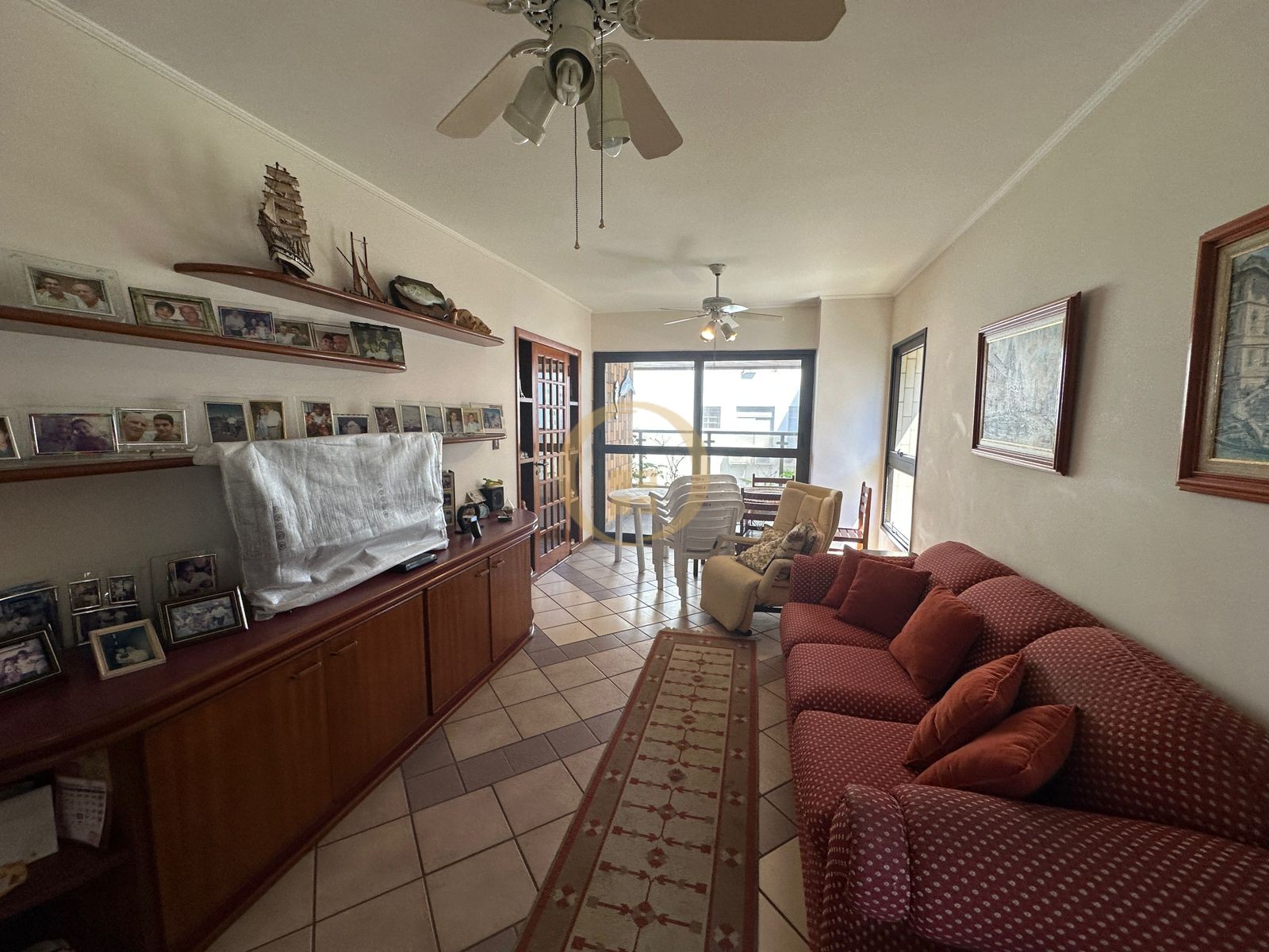 Apartamento na Praia das Pitangueiras, Guarujá - SP