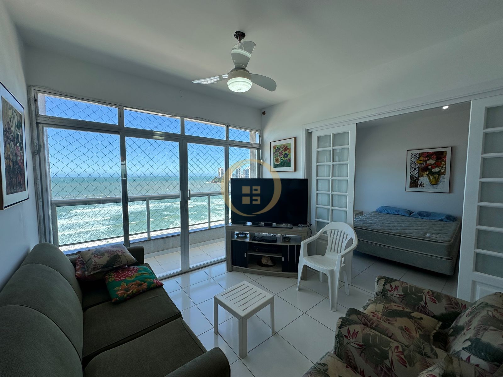 Apartamento Frente ao Mar, Praia Pitangueiras, Guarujá - SP