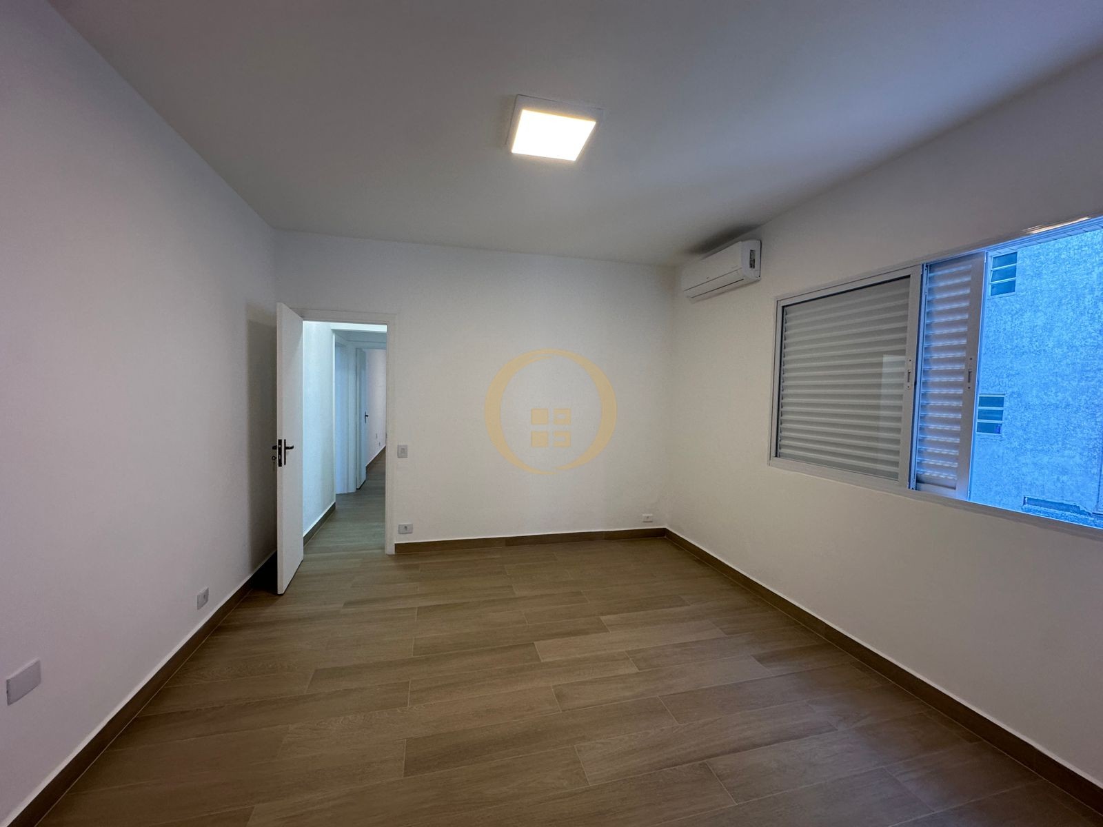 Apartamento Frente ao Mar nas Pitangueiras, Guarujá - SP