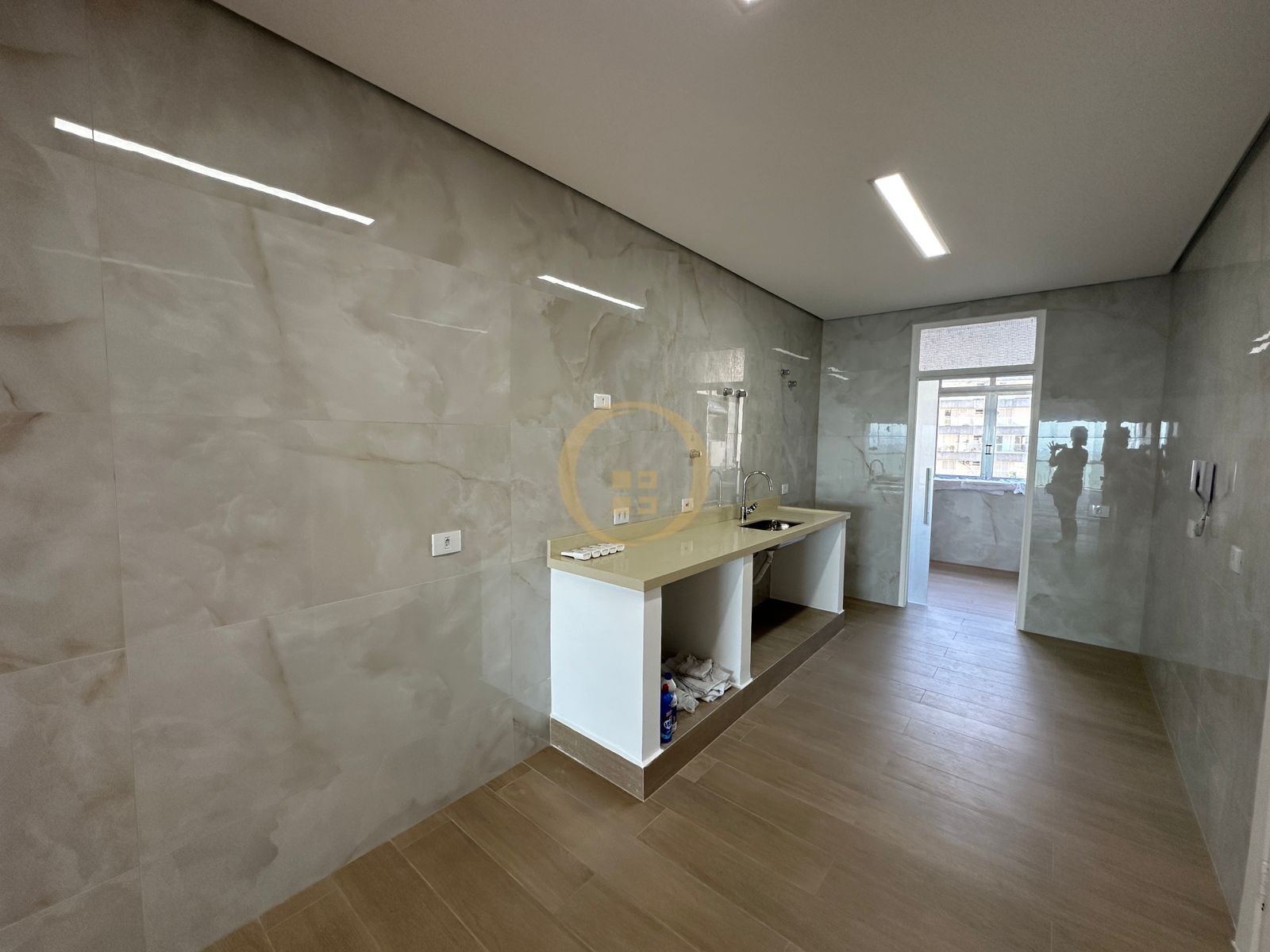 Apartamento Frente ao Mar nas Pitangueiras, Guarujá - SP