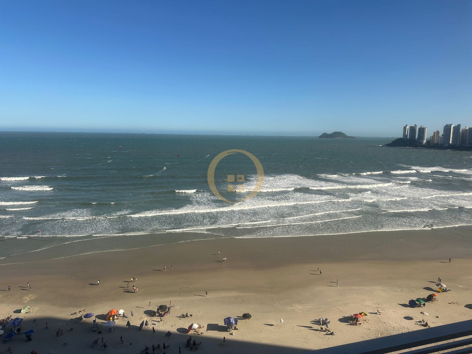 Apartamento Frente ao Mar nas Pitangueiras, Guarujá - SP