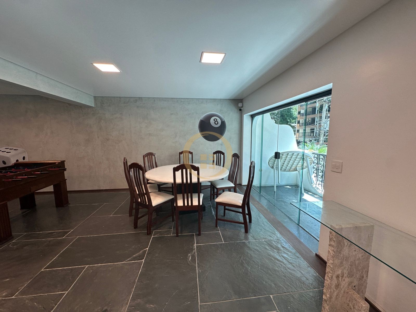 Apartamento na Praia das Pitangueiras, Guarujá - SP