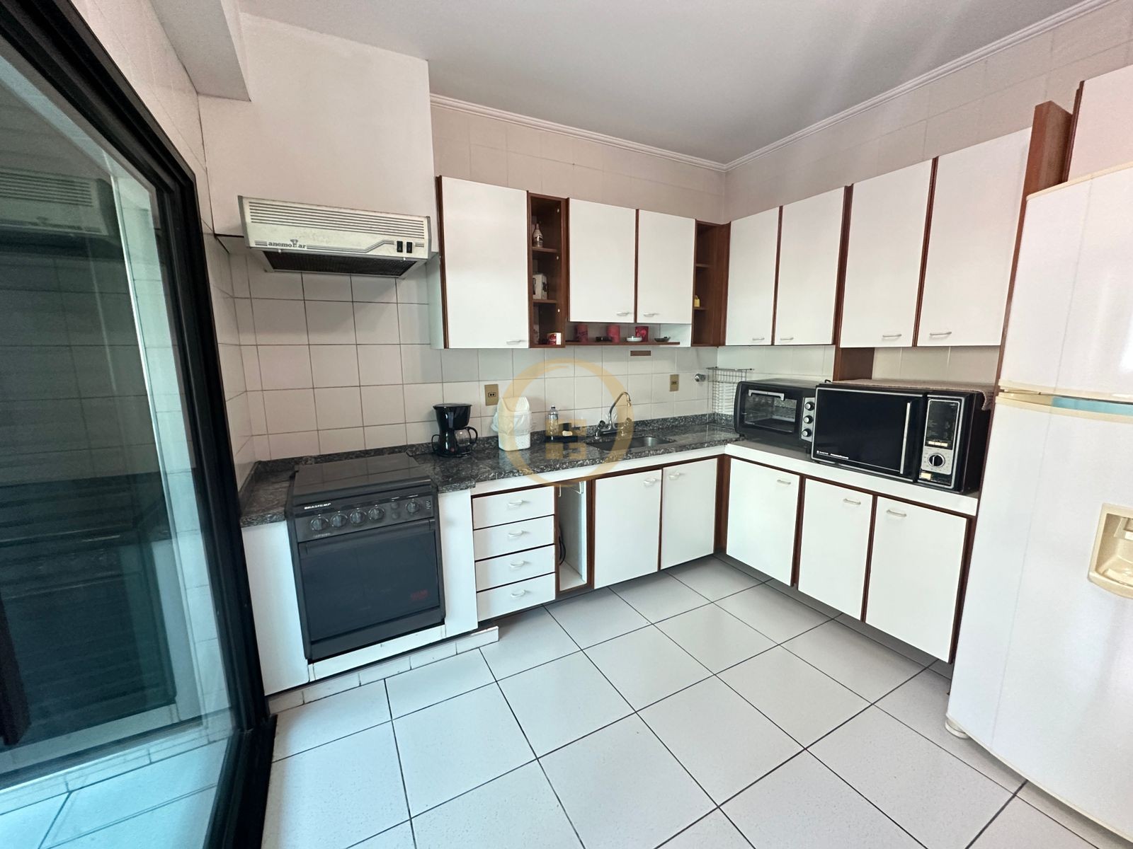 Apartamento na Praia das Pitangueiras, Guarujá - SP