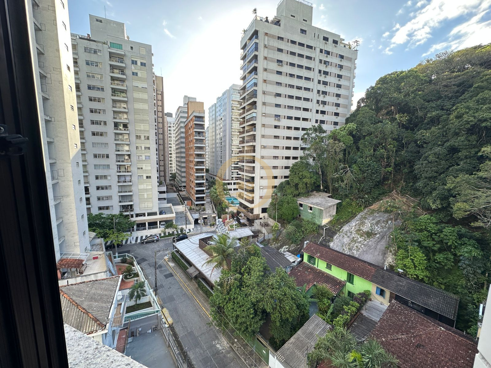 Apartamento na Praia das Pitangueiras, Guarujá - SP