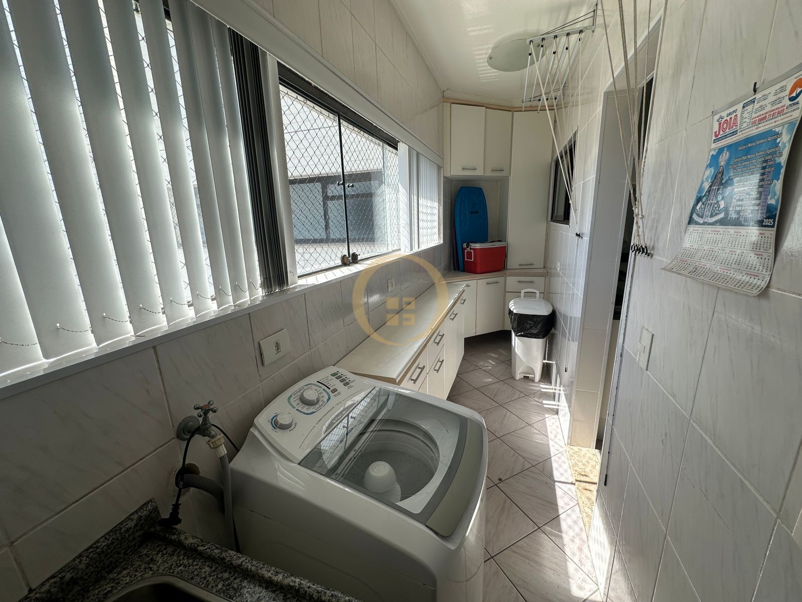 Apartamento na Praia das Pitangueiras, Guarujá - SP