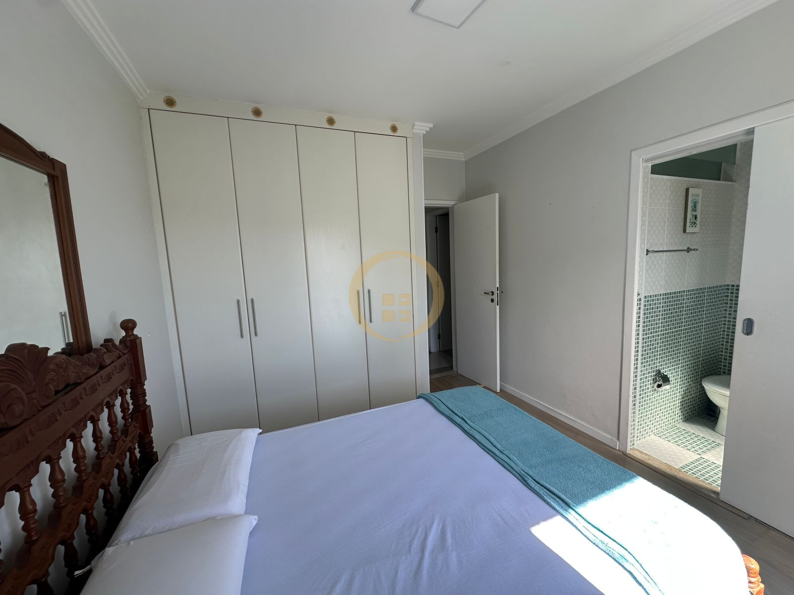 Apartamento na Praia das Pitangueiras, Guarujá - SP