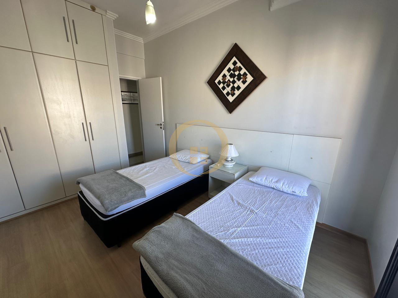 Apartamento na Praia das Pitangueiras, Guarujá - SP