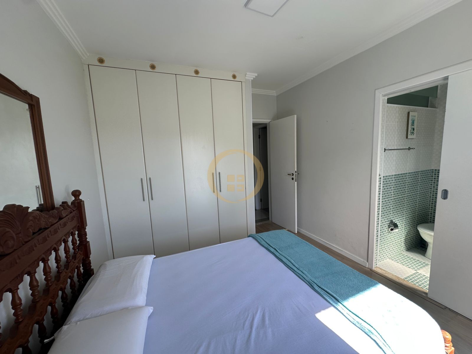 Apartamento na Praia das Pitangueiras, Guarujá - SP