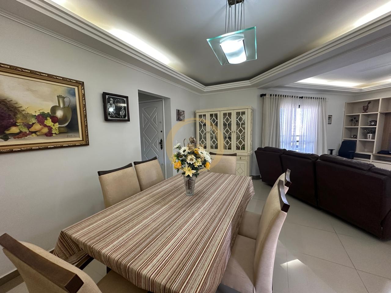 Apartamento na Praia das Pitangueiras, Guarujá - SP