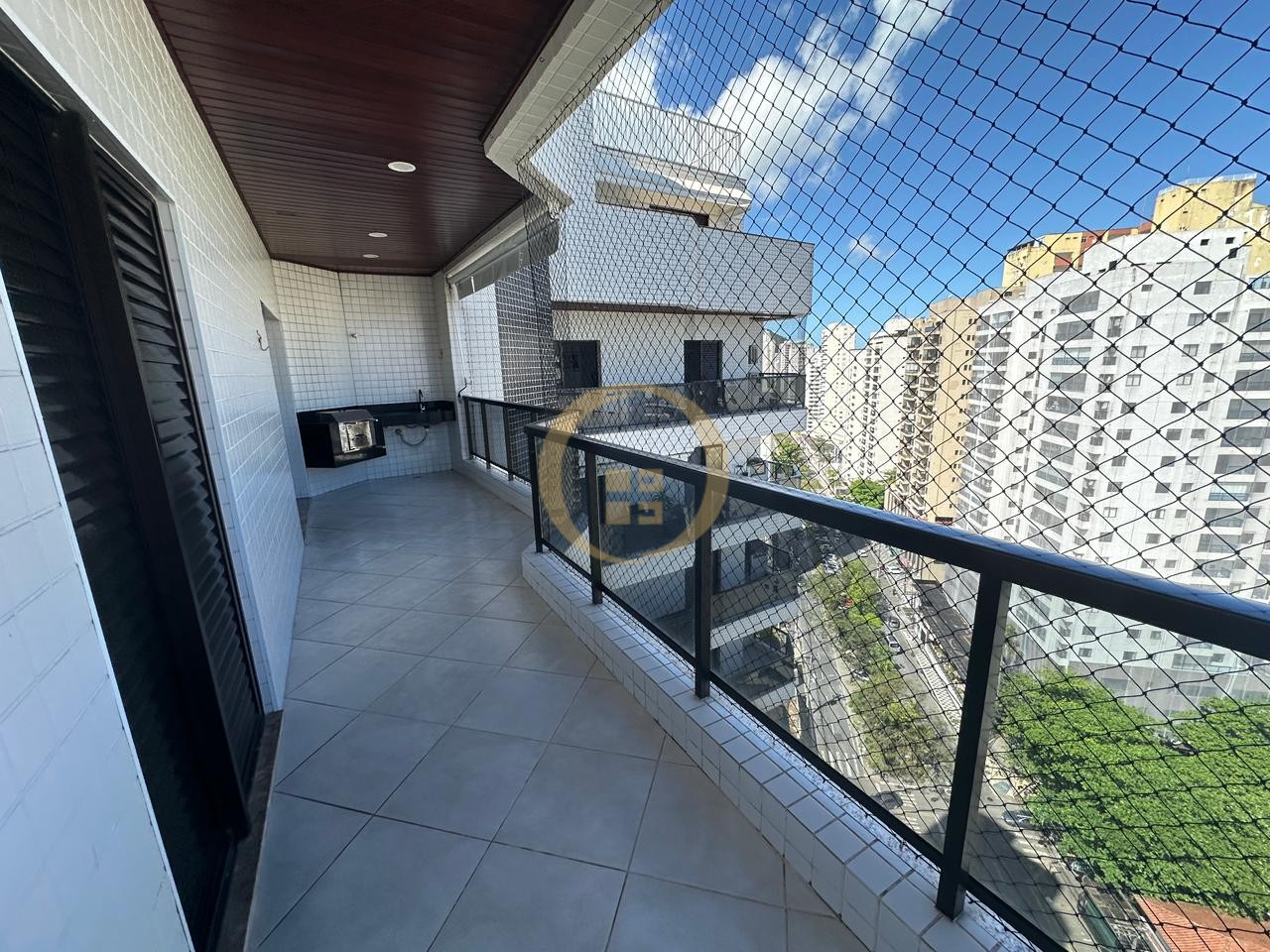 Apartamento na Praia das Pitangueiras, Guarujá - SP