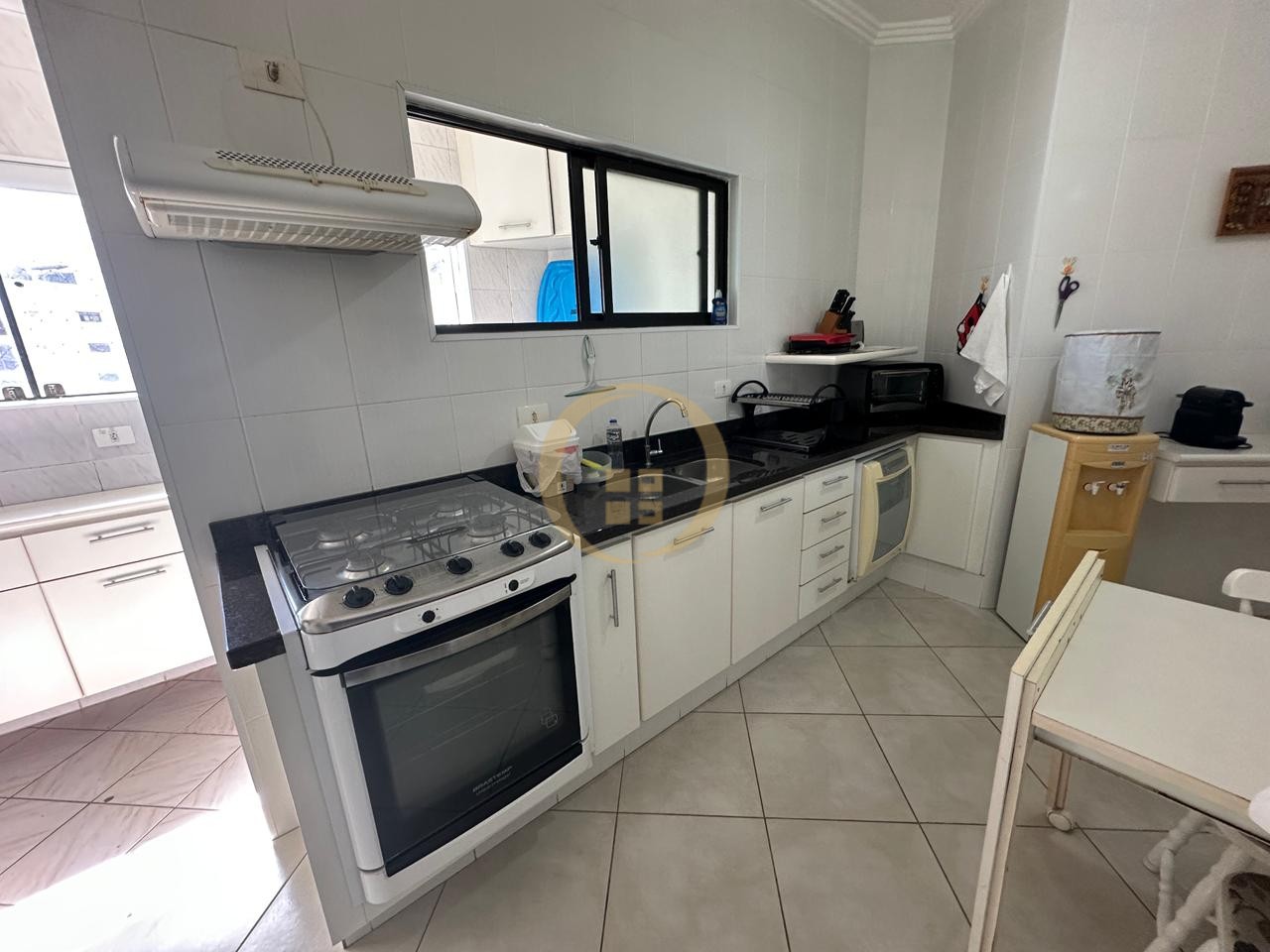 Apartamento na Praia das Pitangueiras, Guarujá - SP
