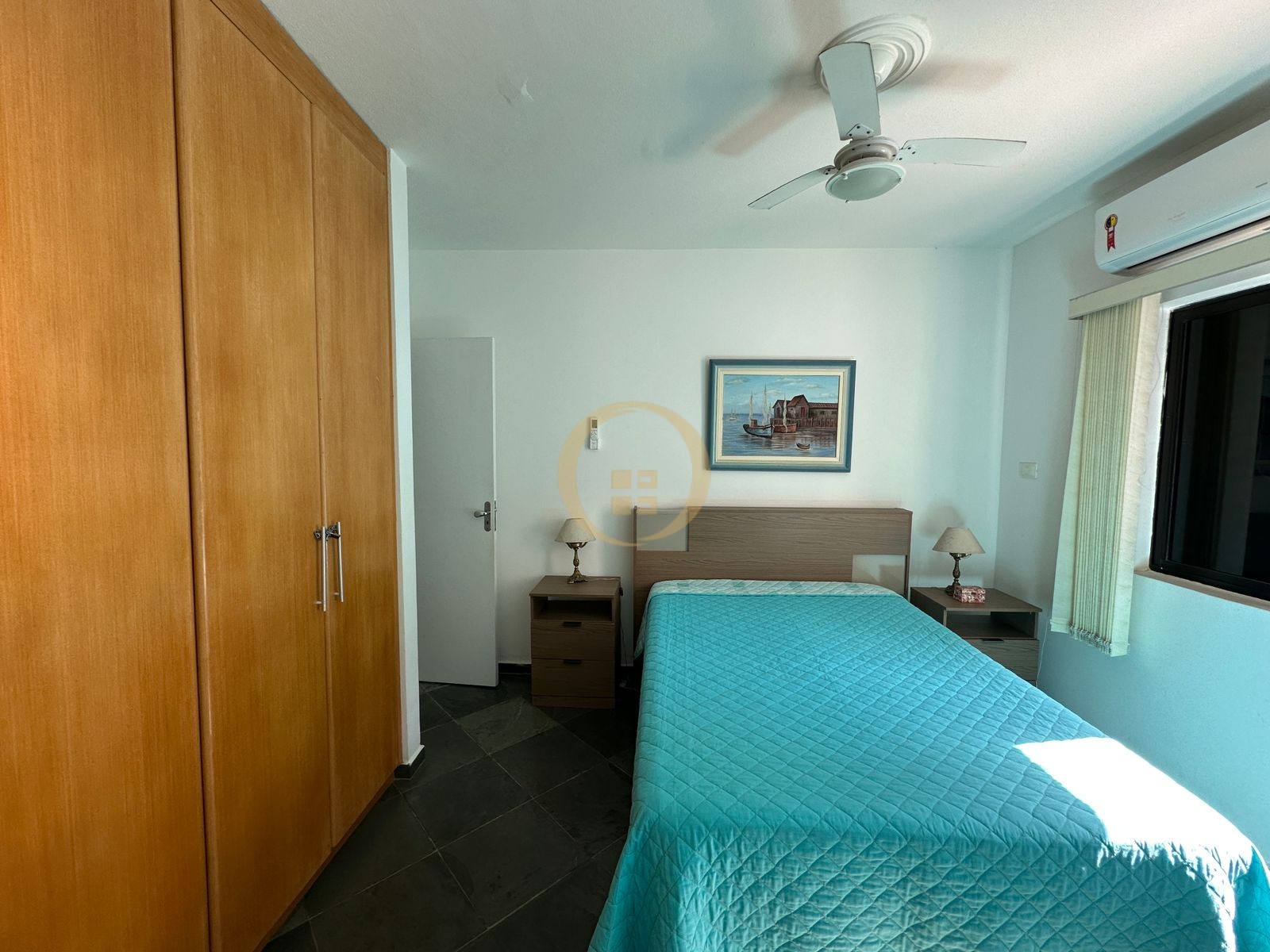 Apartamento na Praia das Pitangueiras, Guarujá - SP