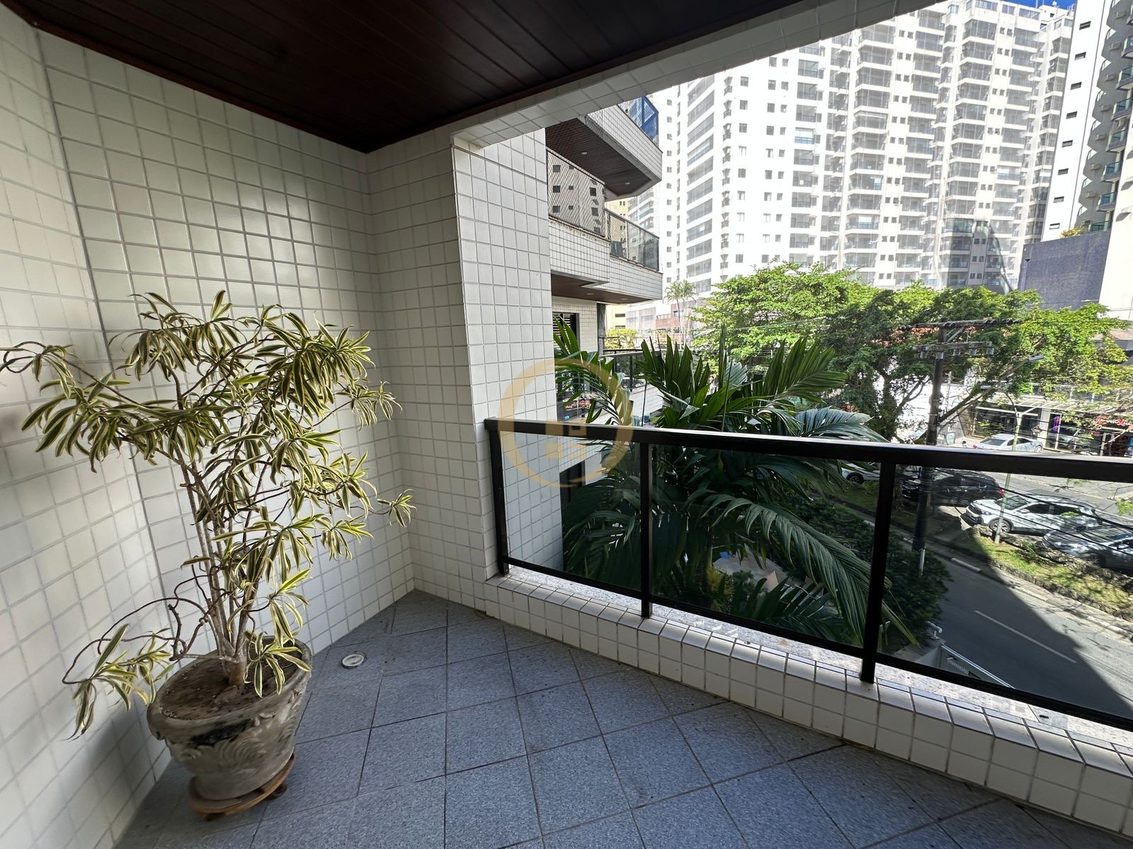 Apartamento na Praia das Pitangueiras, Guarujá - SP