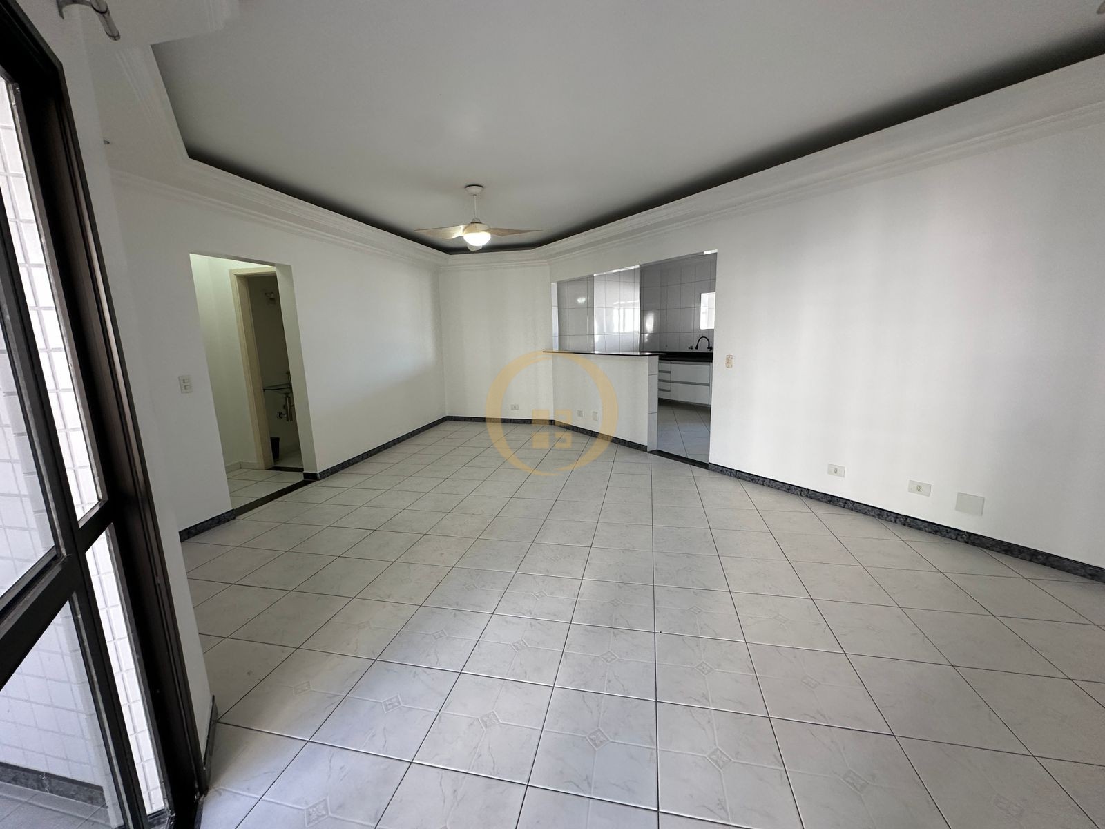 Apartamento na Praia das Pitangueiras, Guarujá - SP