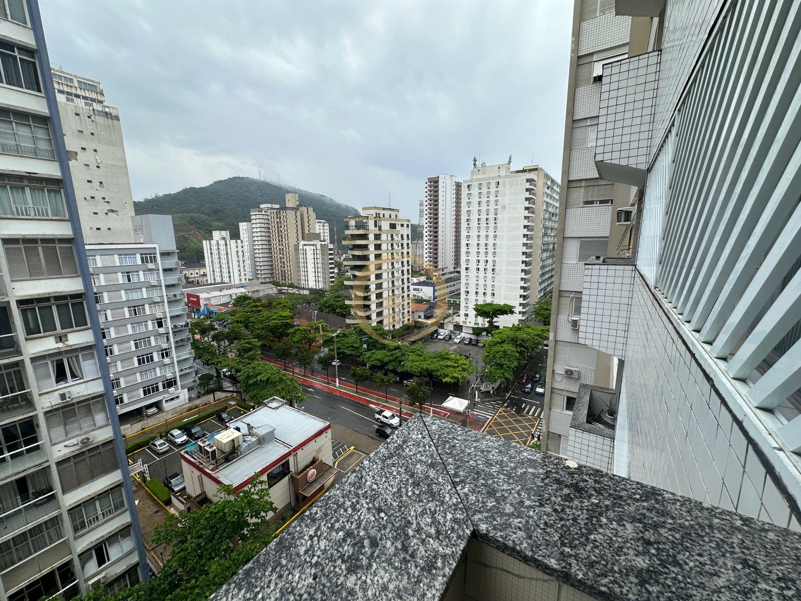 Apartamento na Praia das Pitangueiras, Guarujá - SP