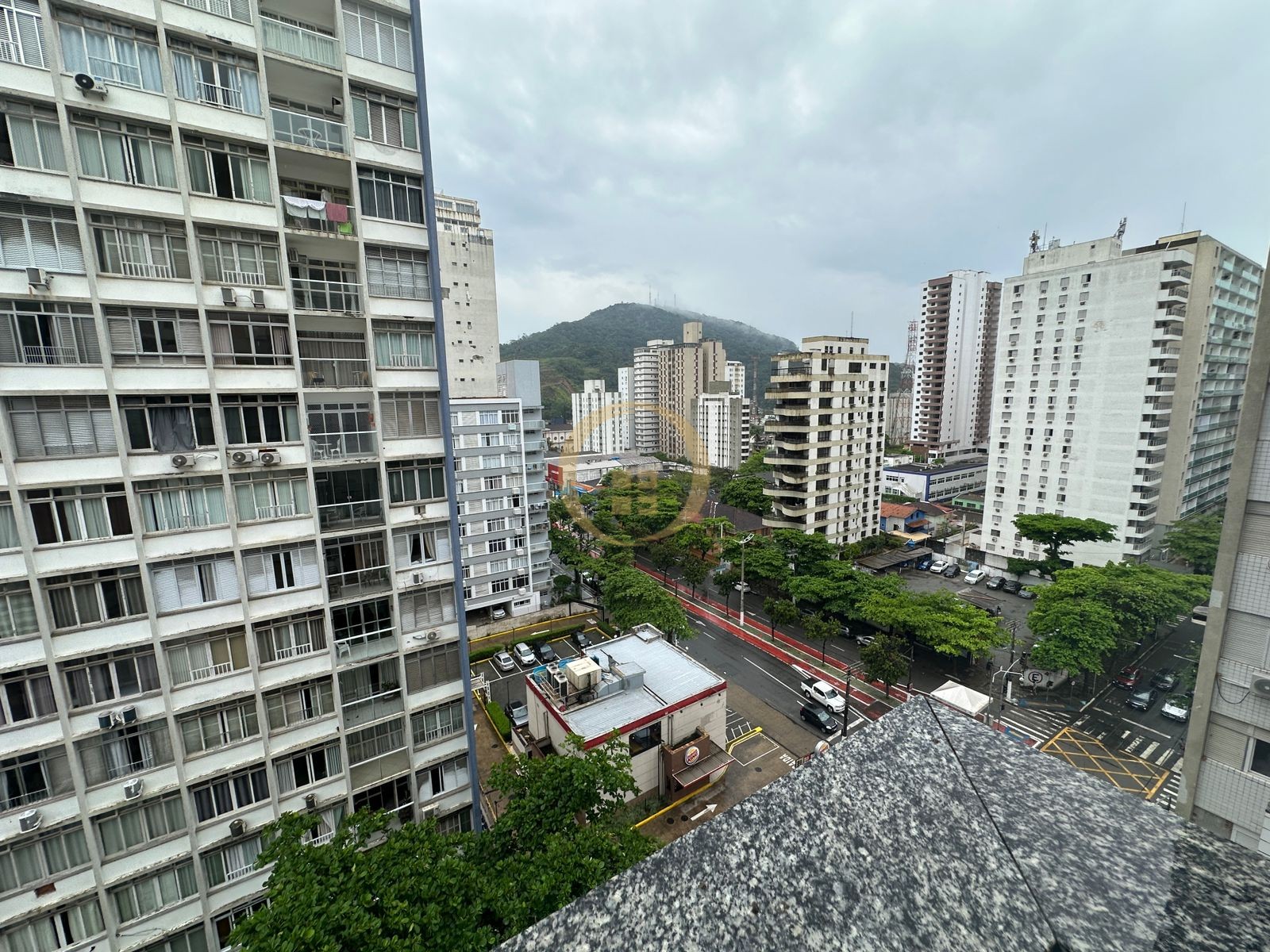 Apartamento na Praia das Pitangueiras, Guarujá - SP