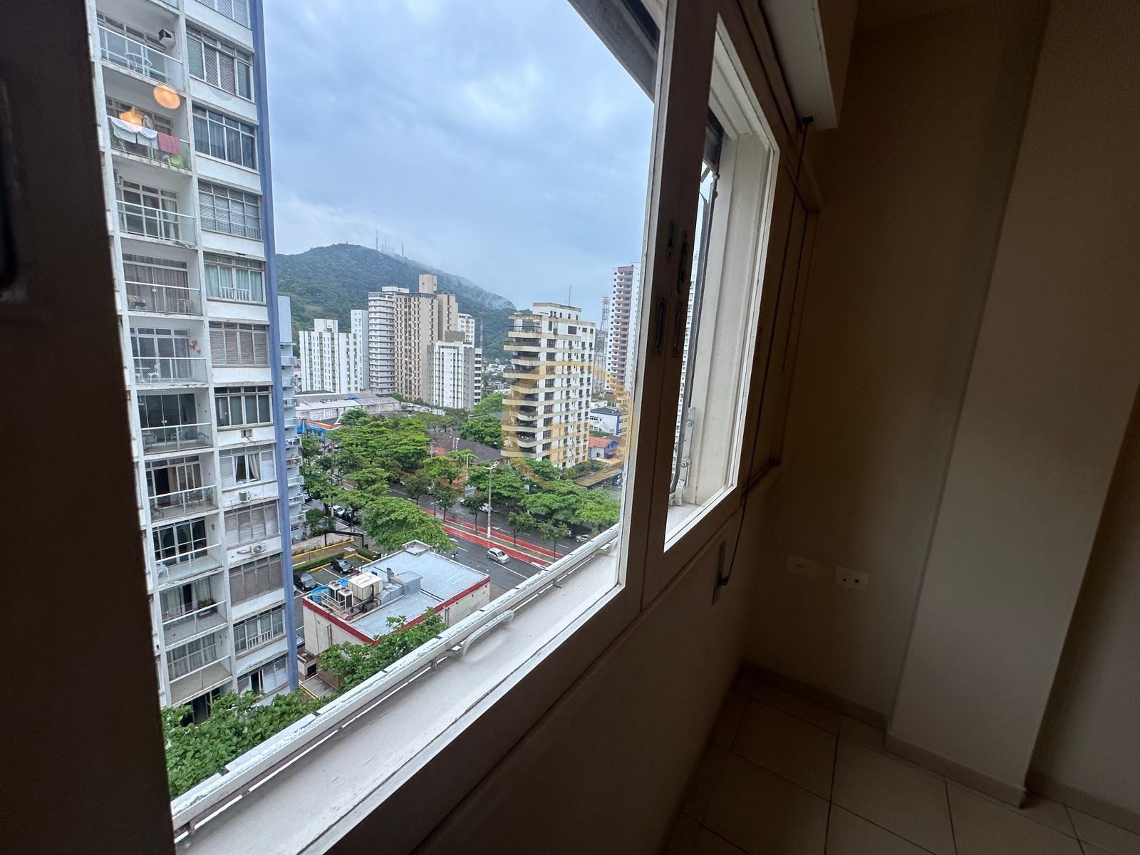 Apartamento na Praia das Pitangueiras, Guarujá - SP