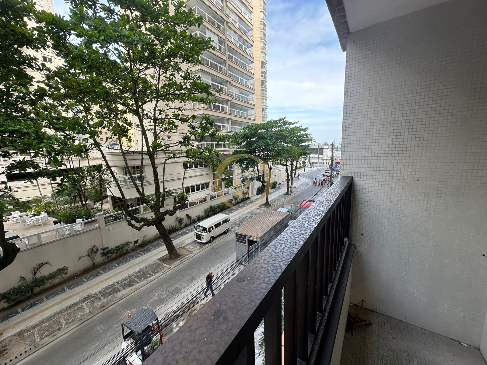 Apartamento na Praia das Pitangueiras, Guarujá - SP