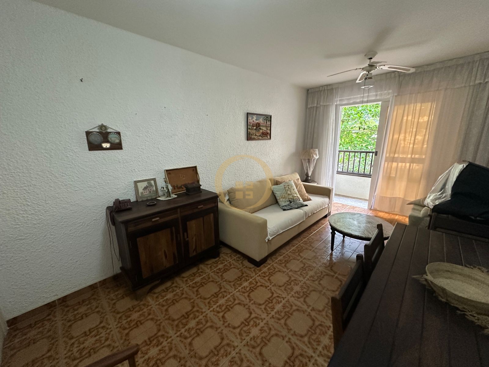 Apartamento na Praia das Pitangueiras, Guarujá - SP