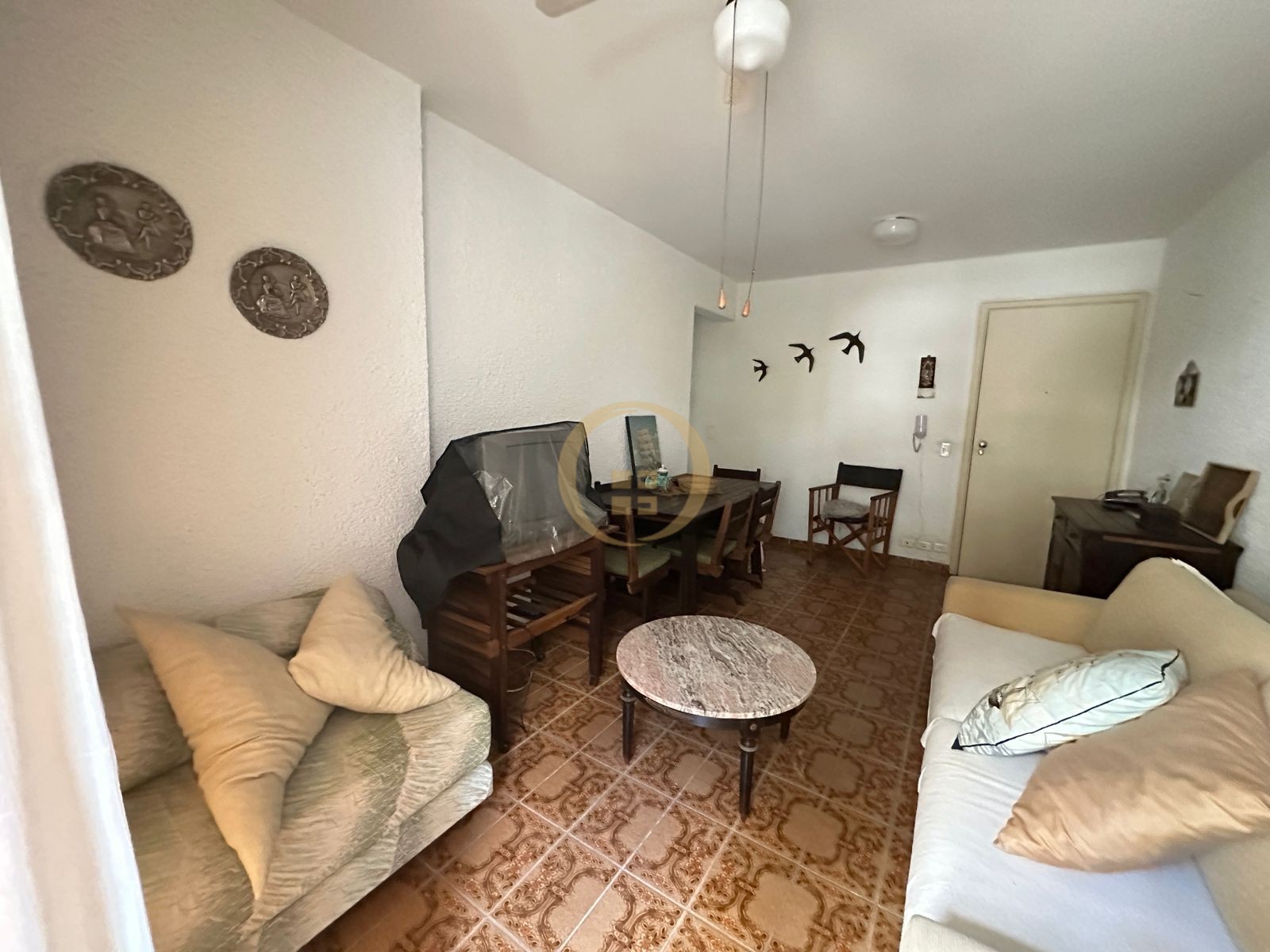 Apartamento na Praia das Pitangueiras, Guarujá - SP