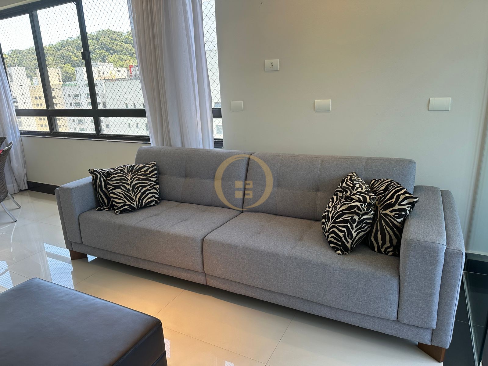 Apartamento na Praia das Pitangueiras, Guarujá - SP
